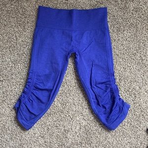 Lululemon Size 6 Cropped Leggings